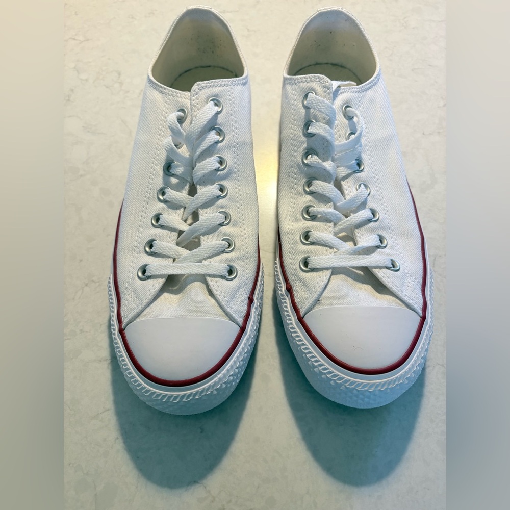Converse Chuck Taylor All Star Low
Optical White - WIDE Fit - Size 11 m / 13 w